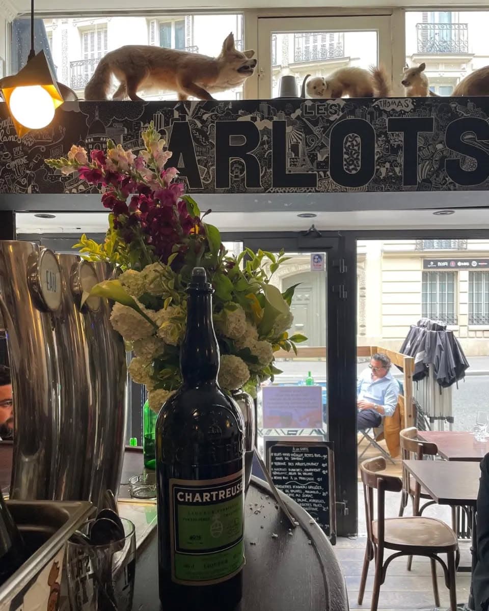 Intérieur du bistrot Les Arlots, Paris 10e